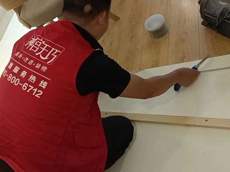 木地板翻新多少錢一平米？看完后，網友直呼：家里翻新地板后悔了(圖1)